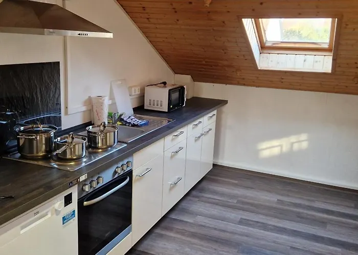 Zentral Gelegene In Ingelheim, Nahe A60 Fuer Monteure Mit Parkplatz