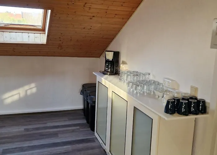 Zentral Gelegene In Ingelheim, Nahe A60 Fuer Monteure Mit Parkplatz אינגלהיים אם ריין