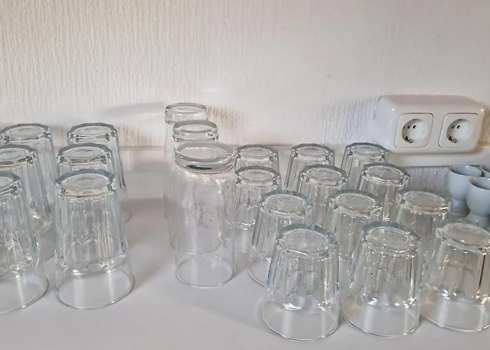 Zentral Gelegene In Ingelheim, Nahe A60 Fuer Monteure Mit Parkplatz דירה