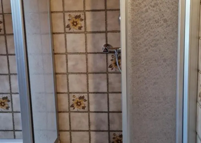 Zentral Gelegene In Ingelheim, Nahe A60 Fuer Monteure Mit Parkplatz